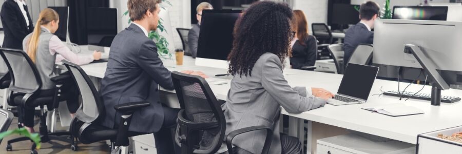 Cum Îmbunătățește Ergonomia Performanța Angajaților? - Studii de caz